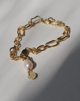 'Frieda' Molten Cable Bracelet with Freshwater Pearl