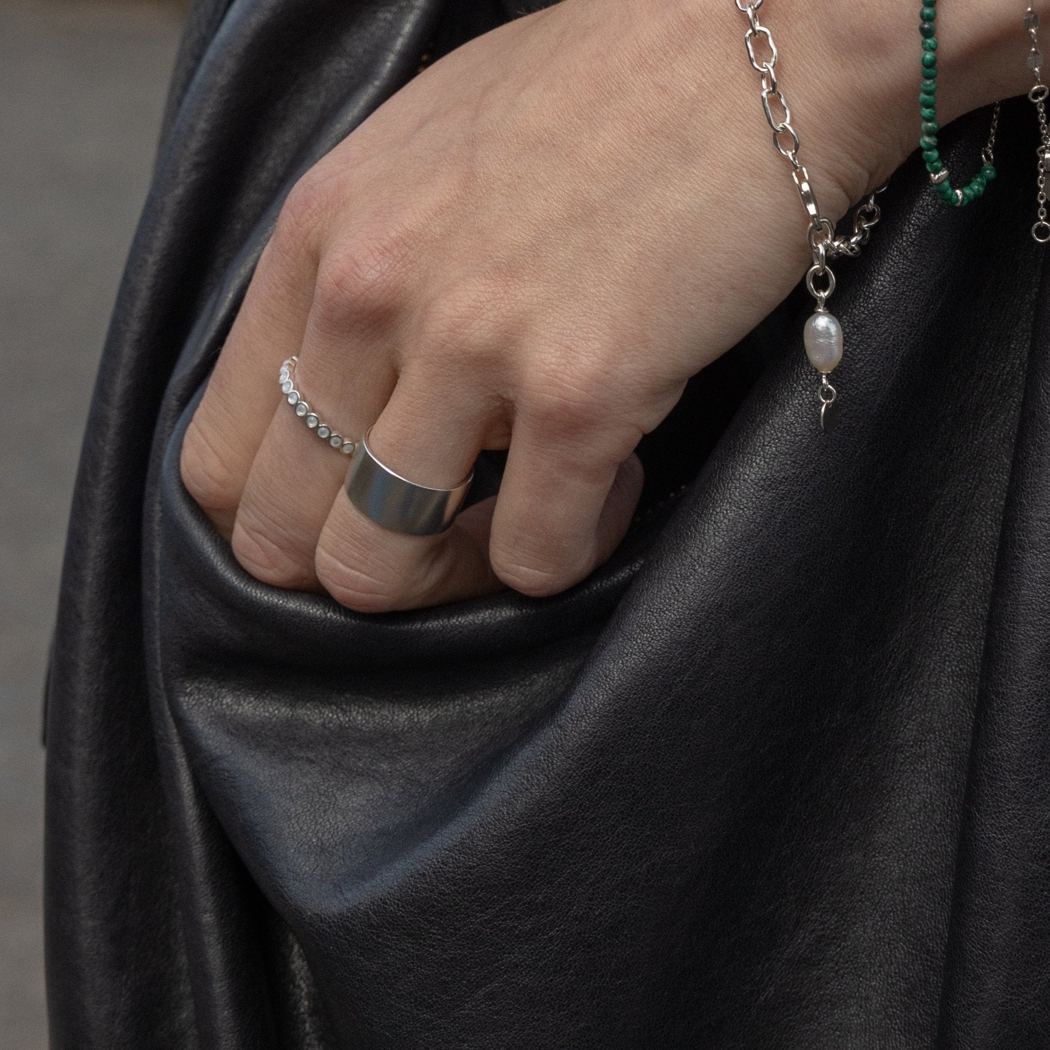 'Sigrid Infinity' Ring