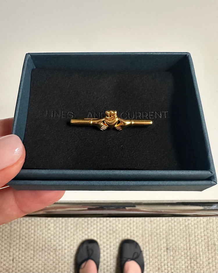 18k gold-plated brass Claddagh bar brooch by Lines & Current