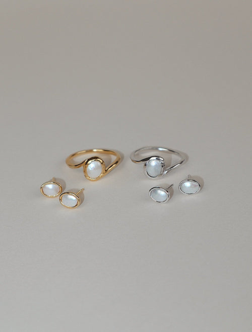 'Elise' Pearl Stud Earrings - Lines & Current