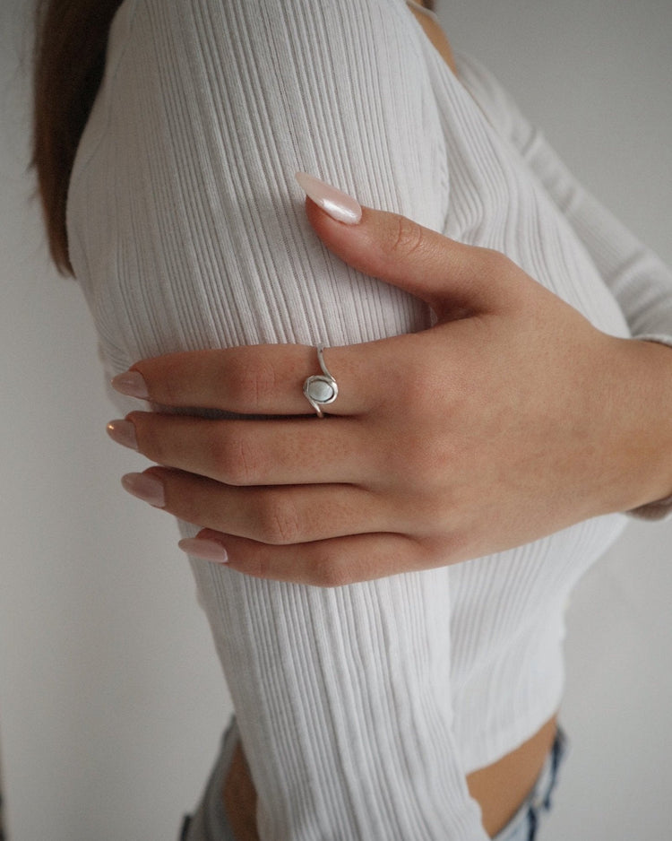 'Ellie' Pearl Wave Ring