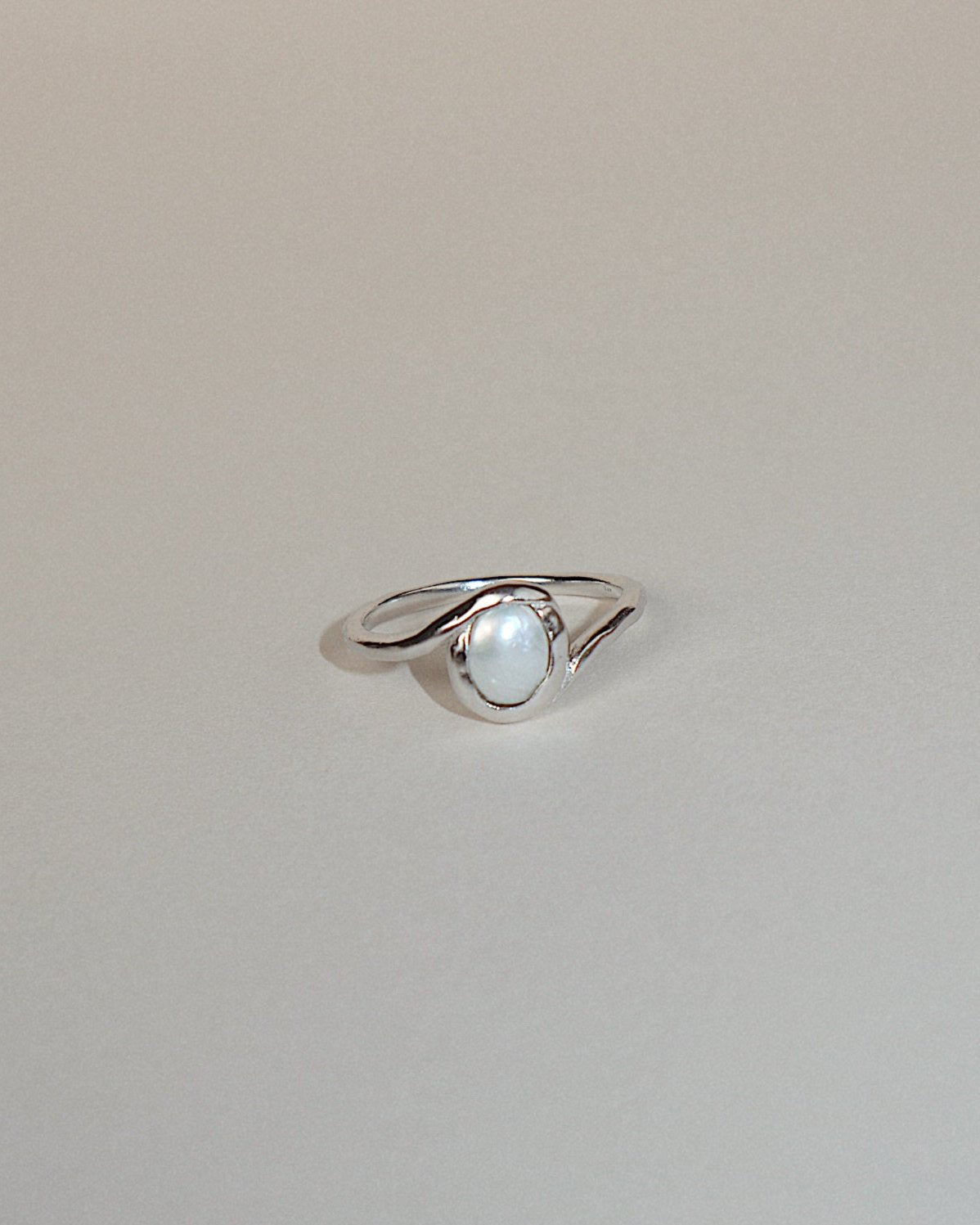 'Ellie' Pearl Wave Ring - Lines & Current