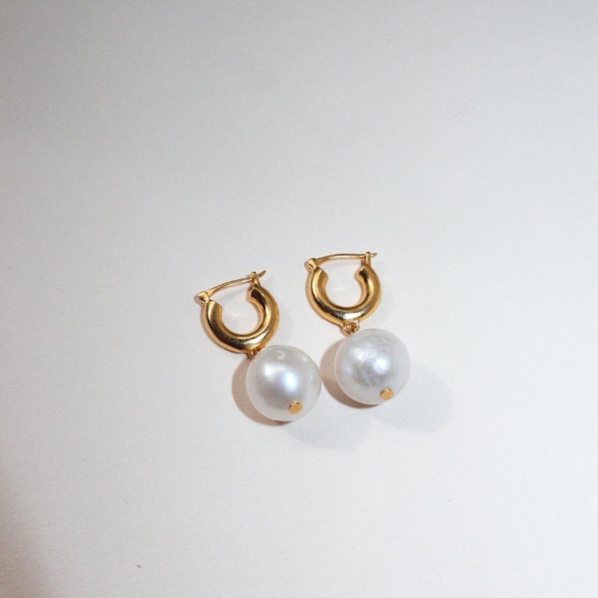 &#39;Eloise&#39; Pearl Huggie Earrings - Lines &amp; Current