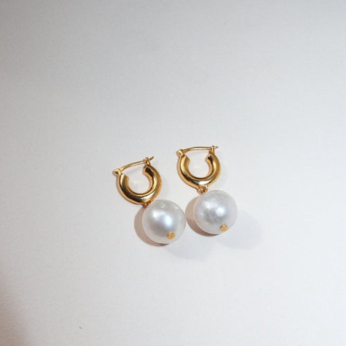 'Eloise' Pearl Huggie Earrings - Lines & Current