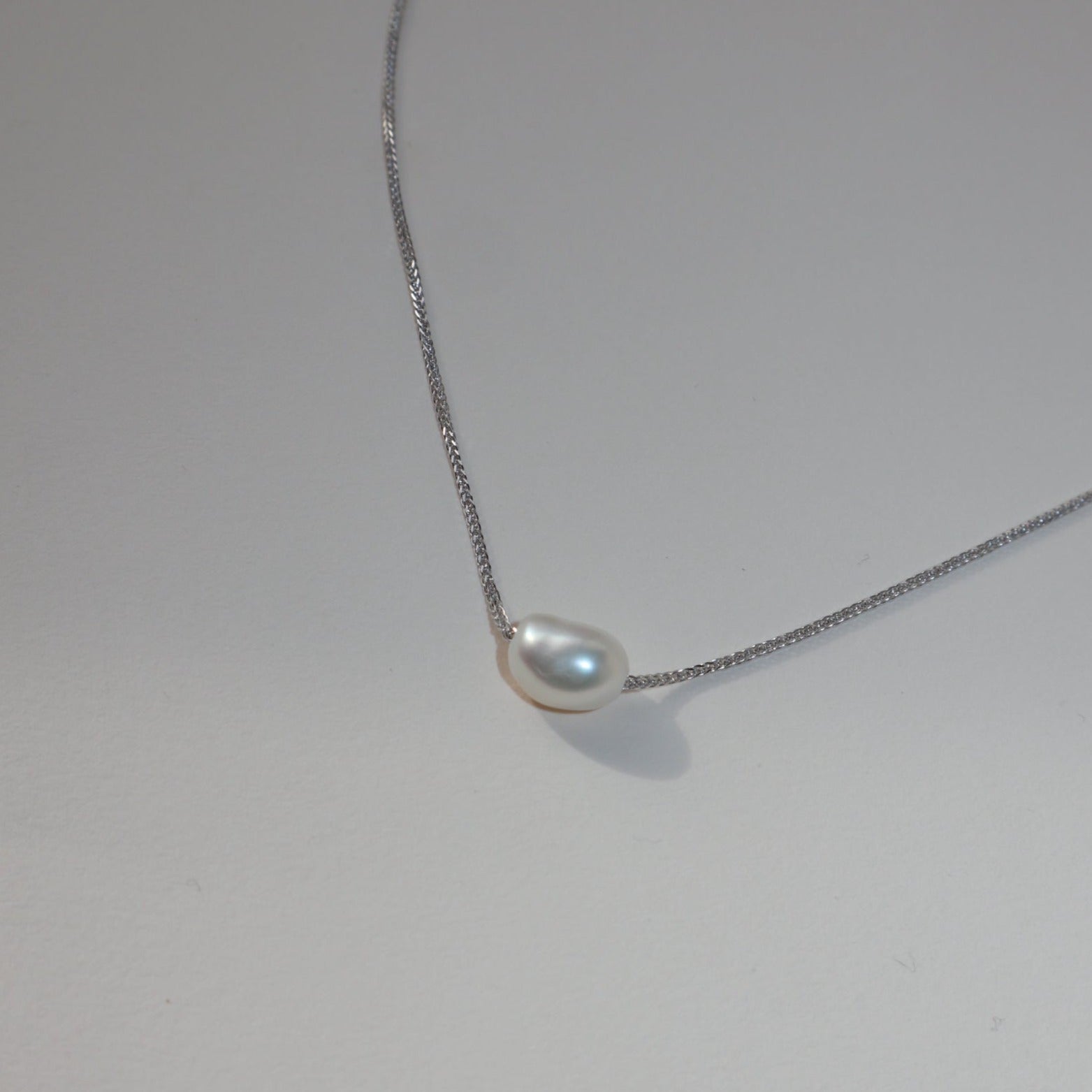 &#39;Emelia&#39; Pearl Chain Necklace - Lines &amp; Current