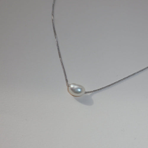 'Emelia' Pearl Chain Necklace - Lines & Current