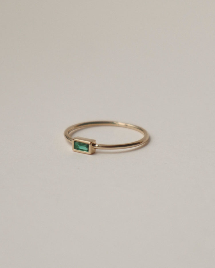 'Estée' 9K Emerald Ring - Lines & Current