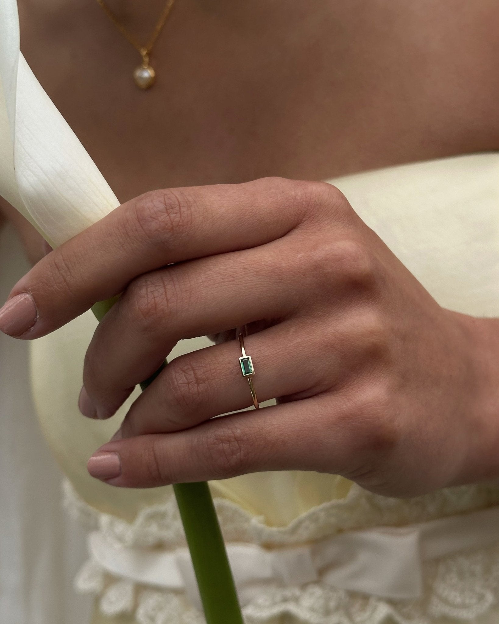 &#39;Estée&#39; 9K Emerald Ring - Lines &amp; Current