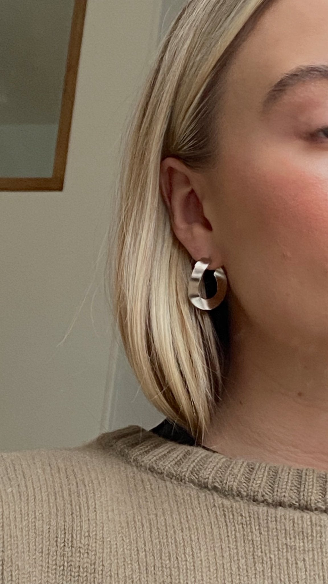 &#39;Flo&#39; Sculpt Hoop Earrings - Lines &amp; Current