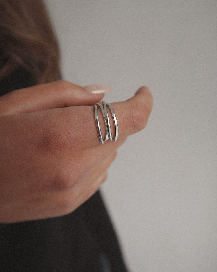 'Grayson' Overlapping Ring