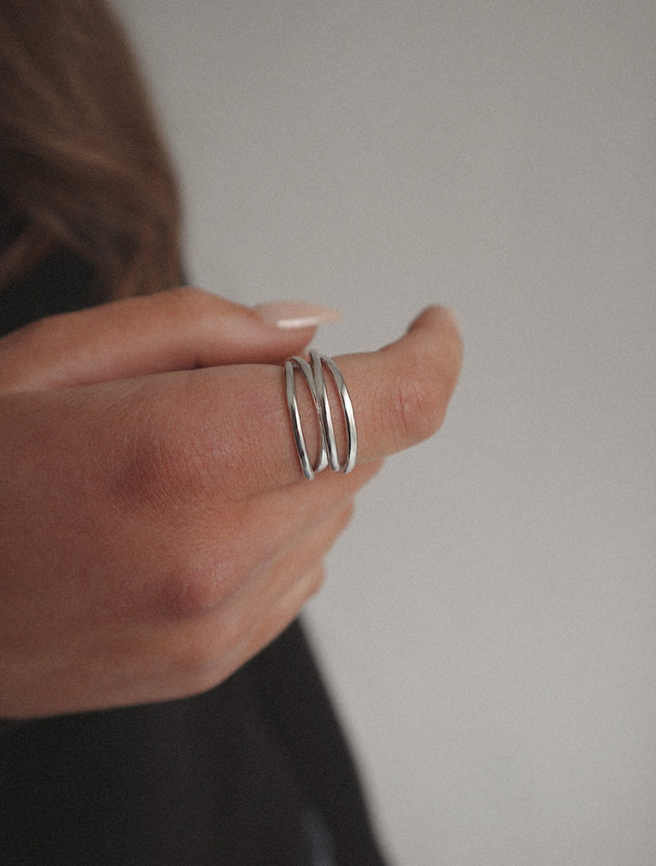 'Grayson' Overlapping Ring