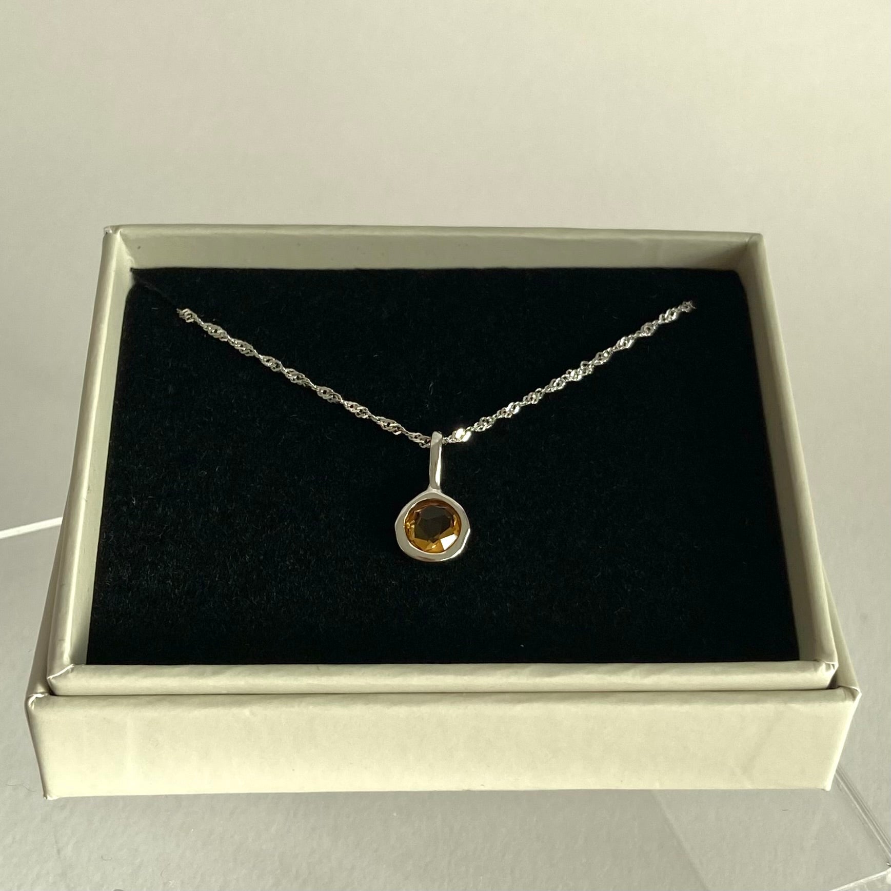 'Jörd' Birthstone Pendant Necklace