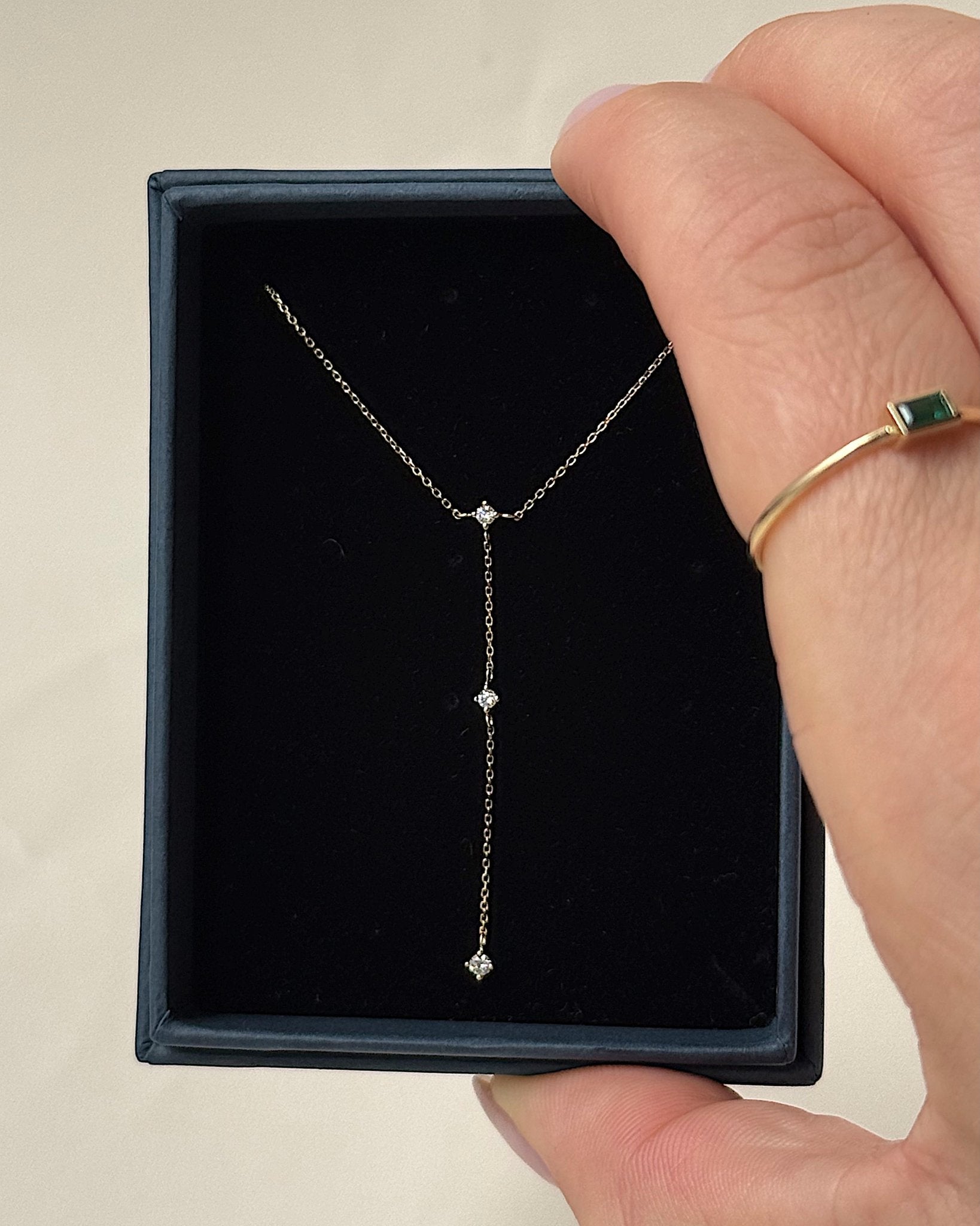 &#39;Lisse&#39; 9k Diamond Lariat Necklace - Lines &amp; Current