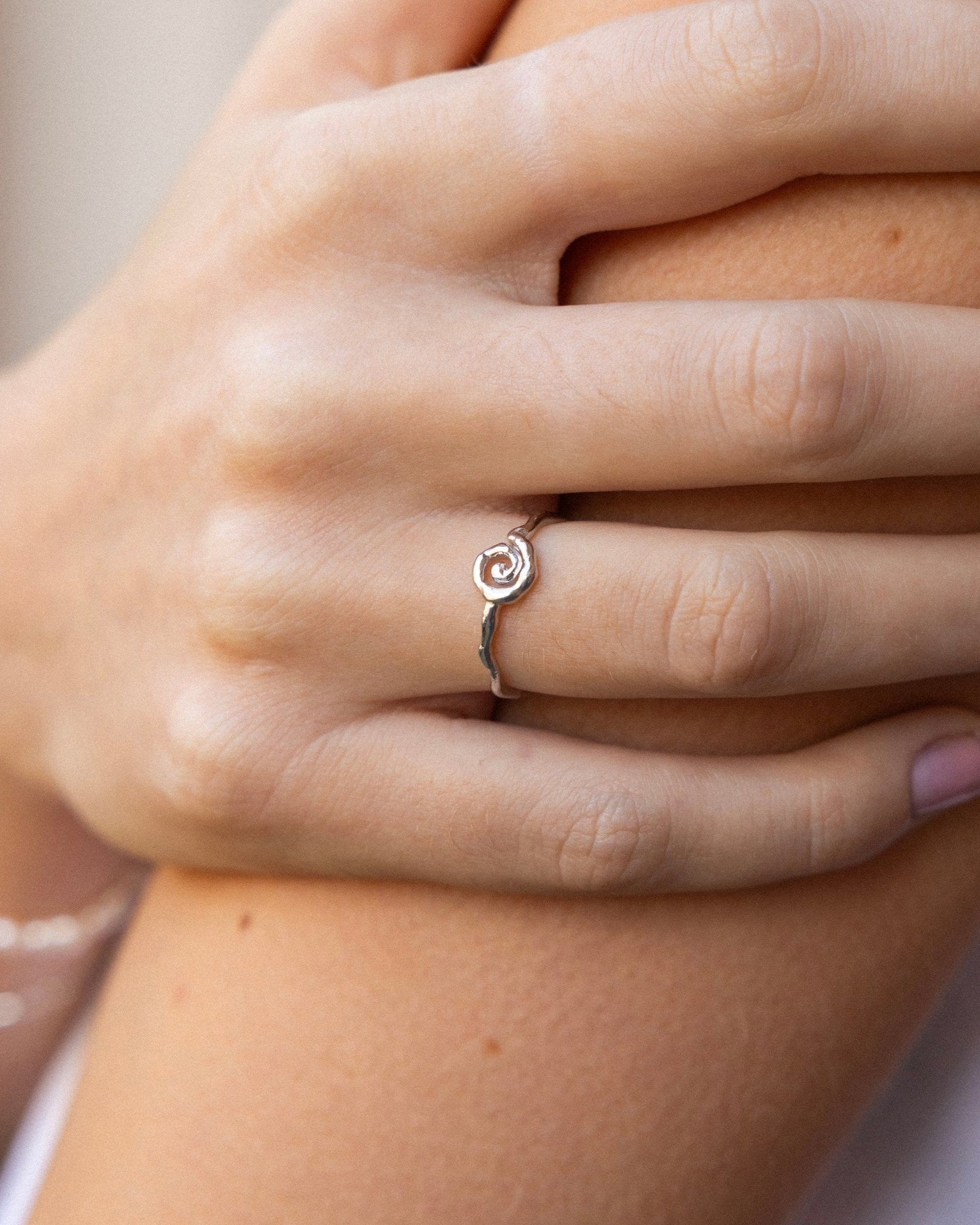 Little Swirl' Ring – LINES AND CURRENT - Main Image