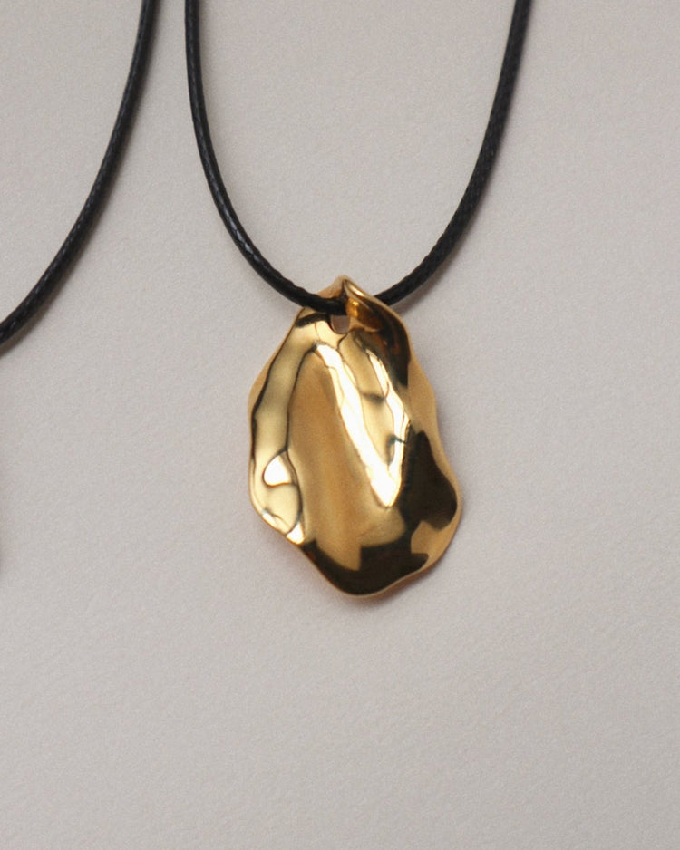 'Pia' Pendant Cord Necklace - Lines & Current