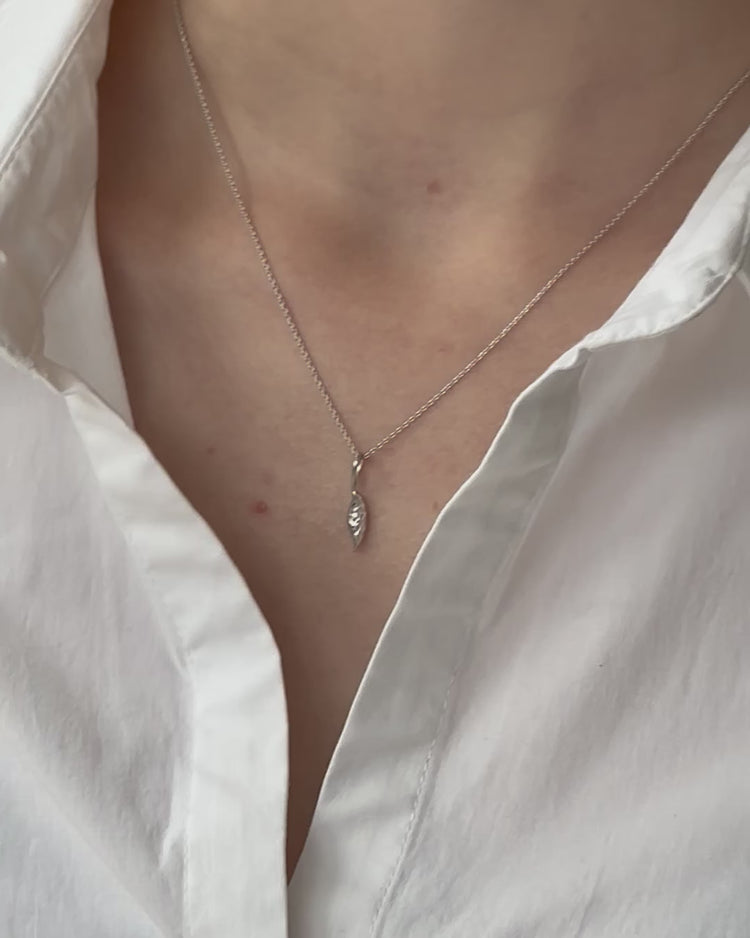 'Voyage' Feather Necklace - LINES AND CURRENT