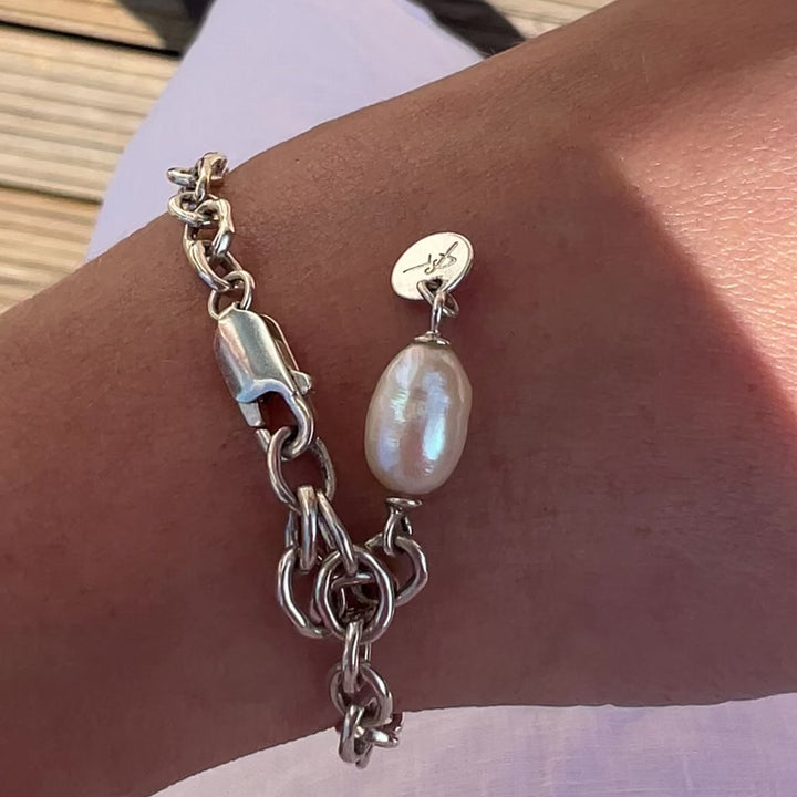 'Frieda' Molten Cable Bracelet with Freshwater Pearl