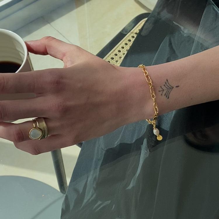 'Frieda' Molten Cable Bracelet with Freshwater Pearl