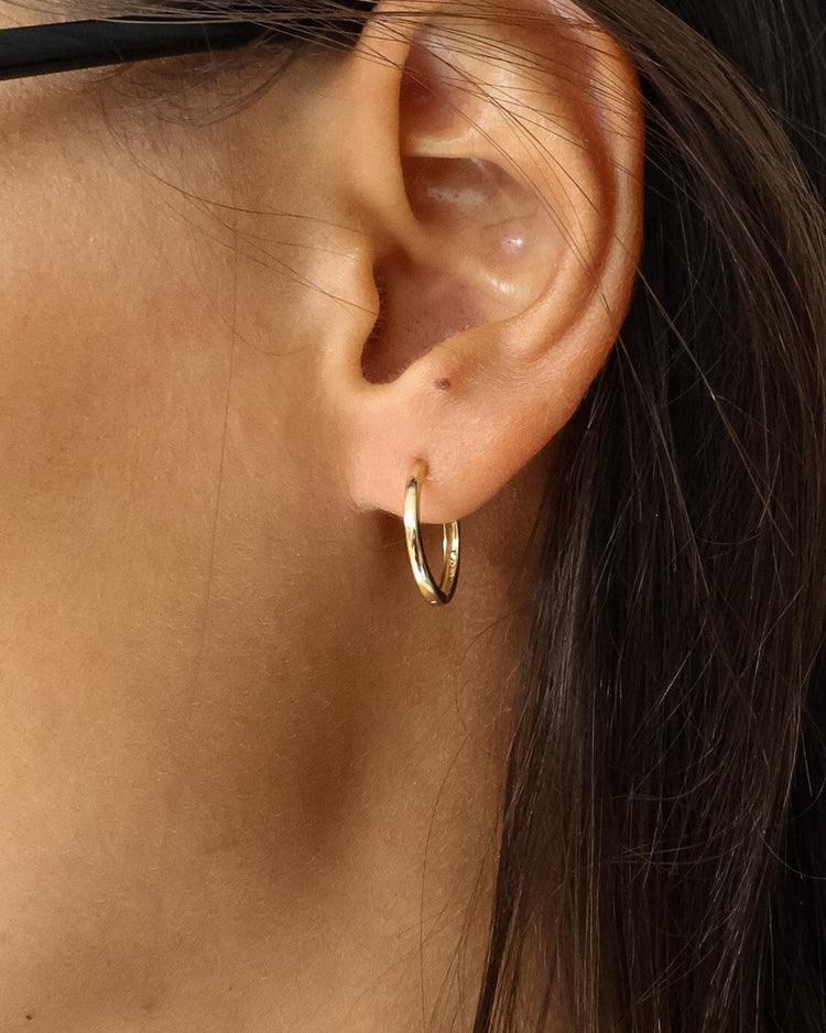 'Sawyer' Slim 9k Hoop Earrings - Lines & Current
