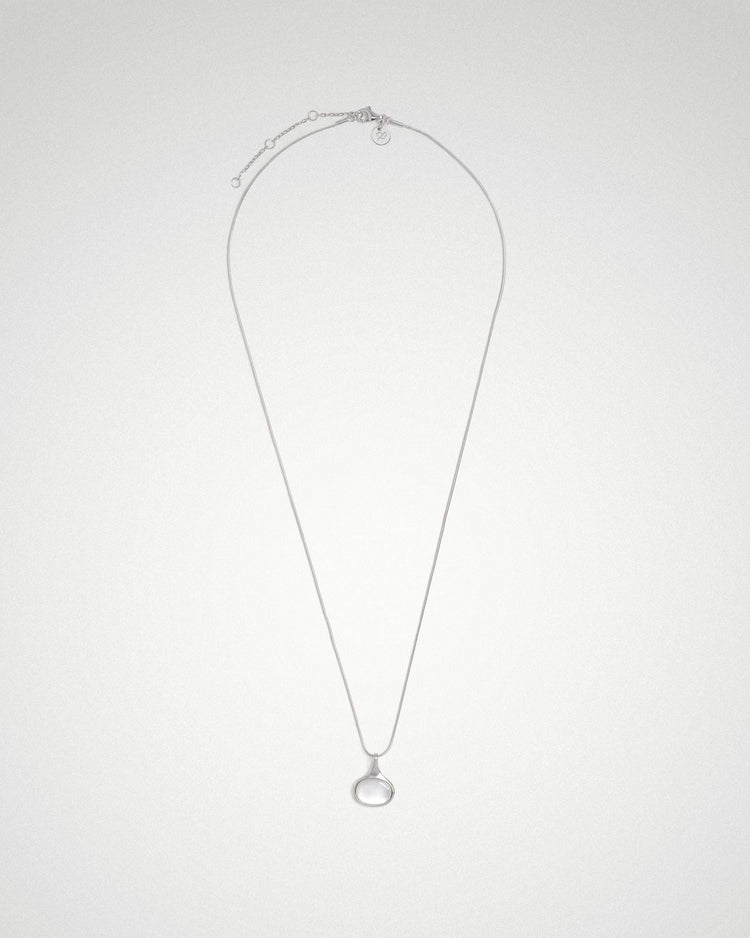 'Sigrid' Oval Necklace - LINES AND CURRENT