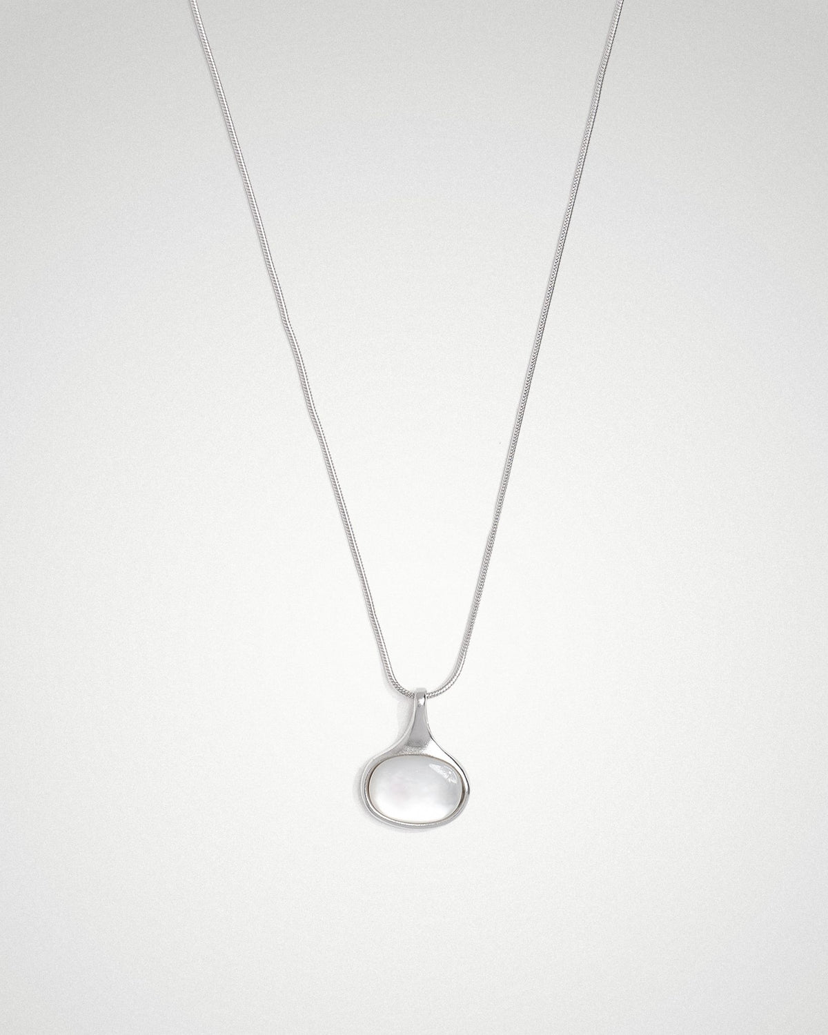 Sigrid Oval Necklace