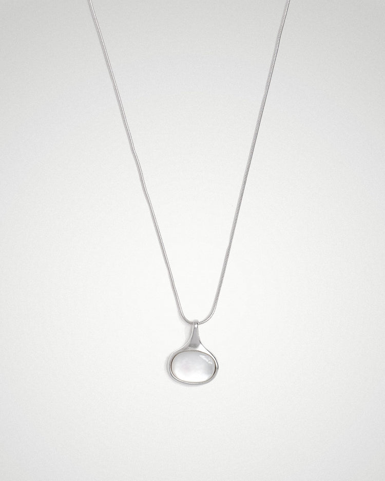 'Sigrid' Oval Necklace - LINES AND CURRENT
