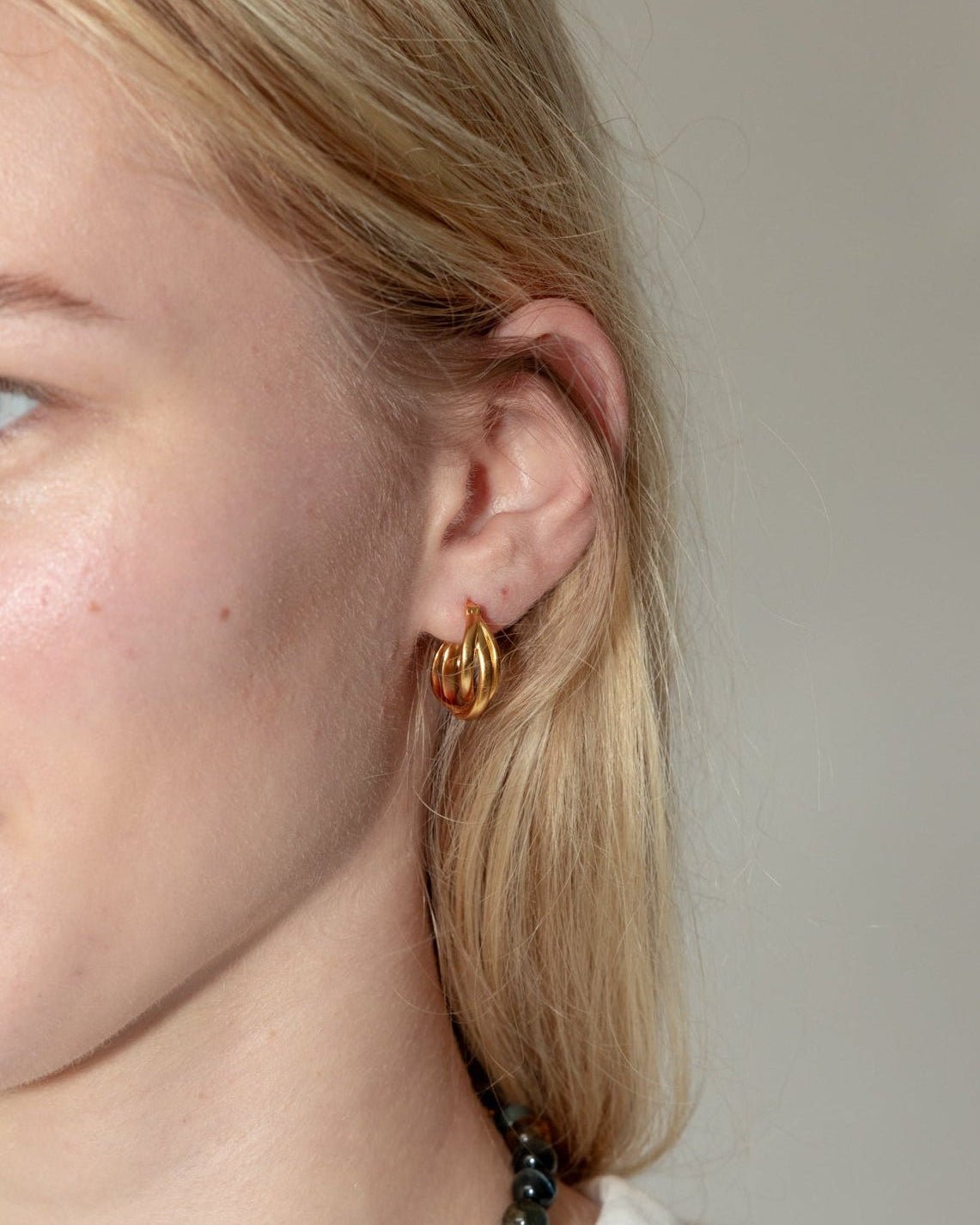 &#39;Tove&#39; Interlocked Hoop Earrings - LINES AND CURRENT