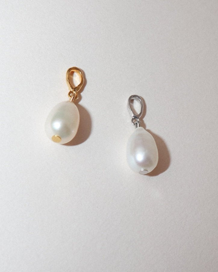 'Una' Pearl Charm - Lines & Current