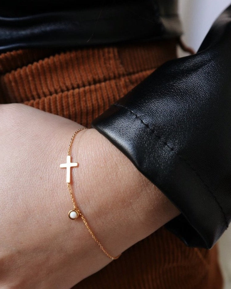 The Cross Chain Bracelet