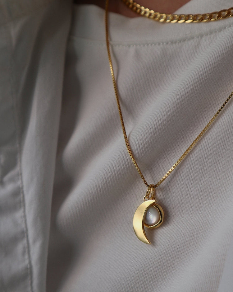 'Sigrid' Shell Charm