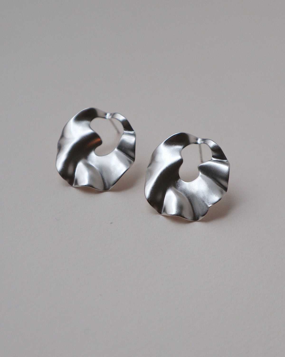 Rainn Sculpt Earrings