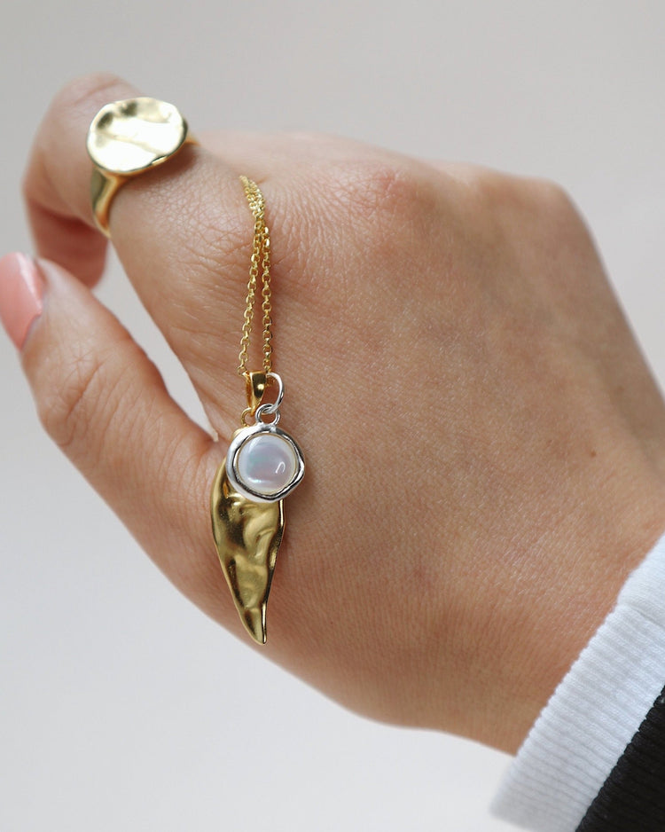'Sigrid' Shell Charm