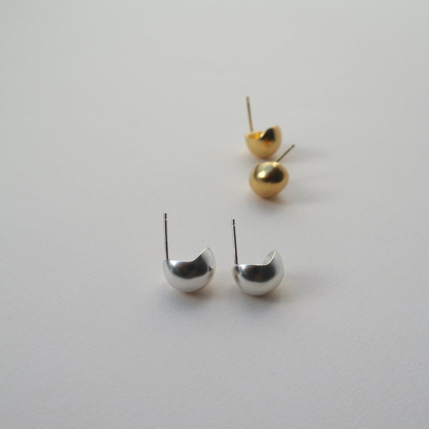 &#39;Björn&#39; Oval Studs - Lines &amp; Current