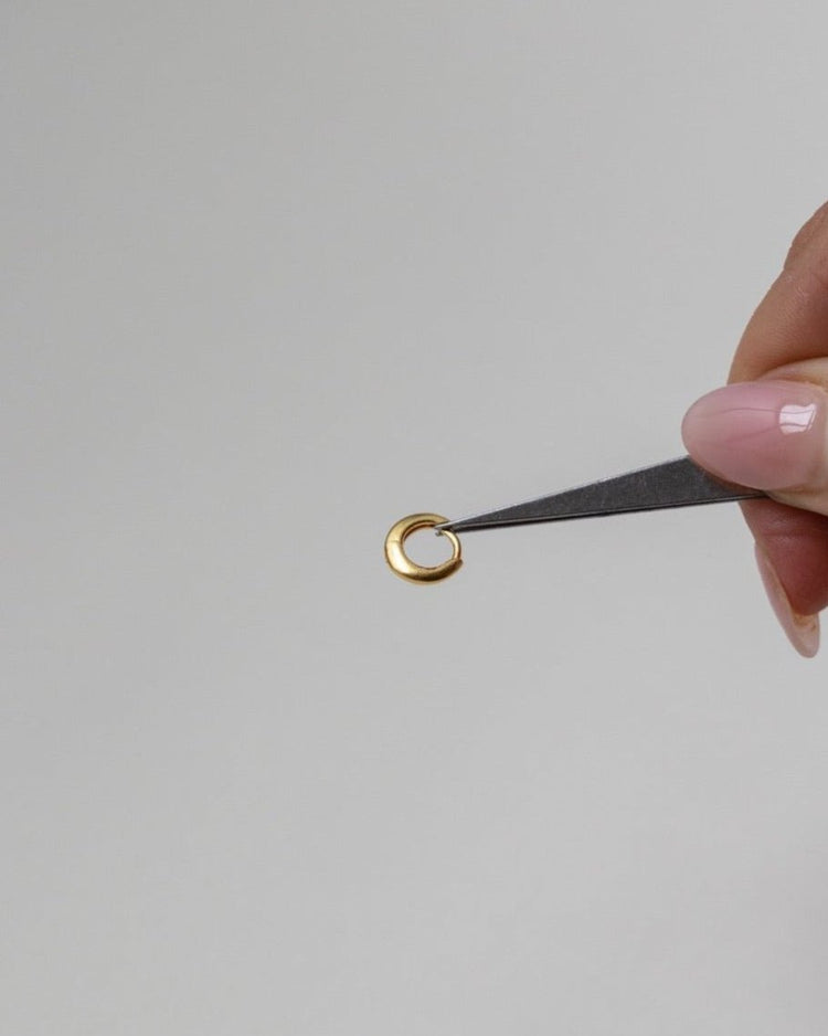 'Habit' 6 Micro Single Huggie