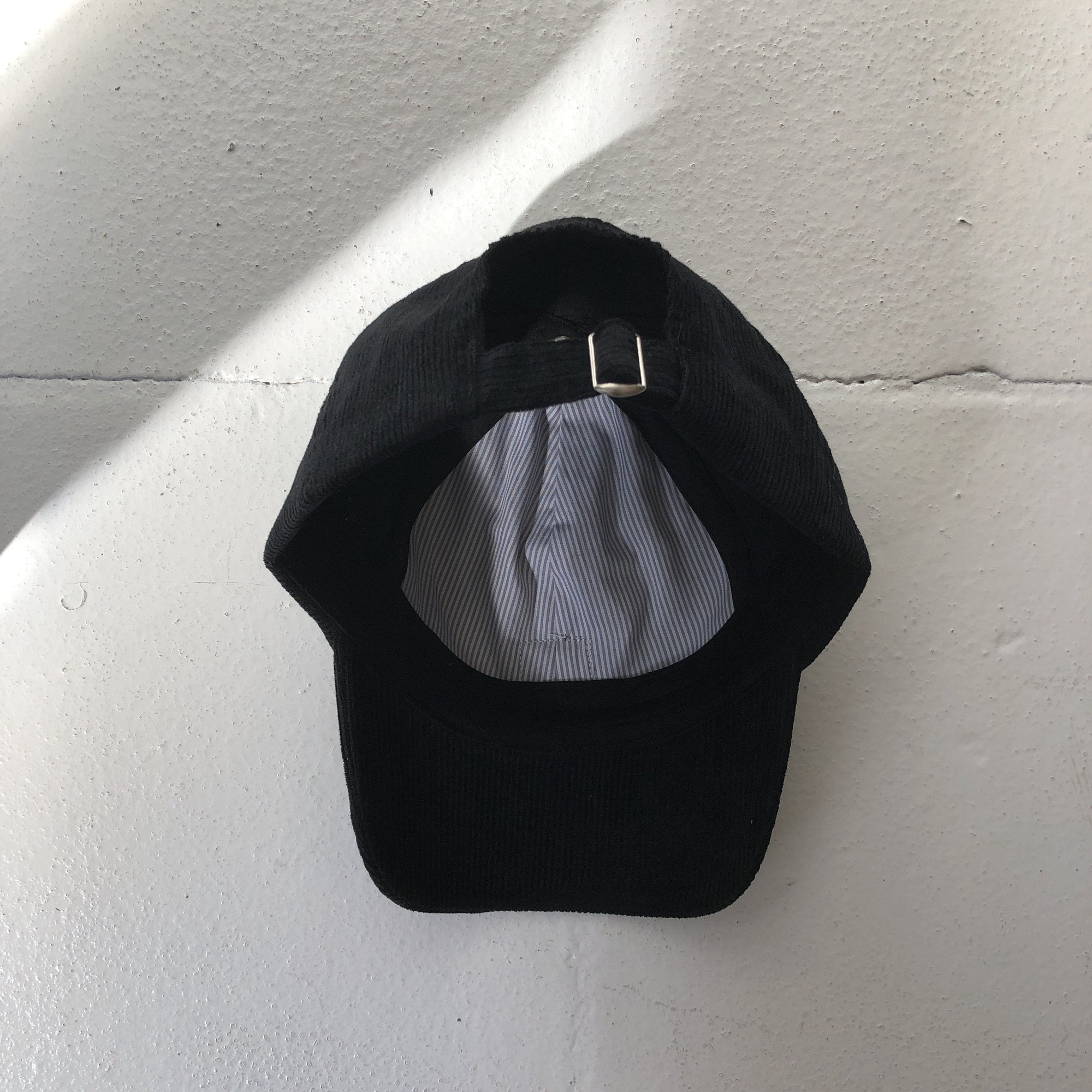 Frederik Corduroy Black Cap - Lines &amp; Current